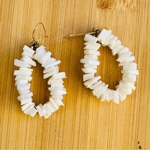 Vintage Shell Hawaiin Beachy Boho Earrings White Dangle